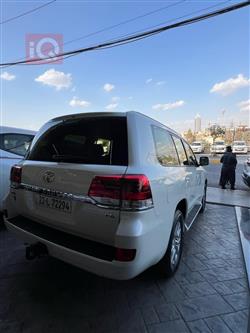 تۆیۆتا لاند کروزەر